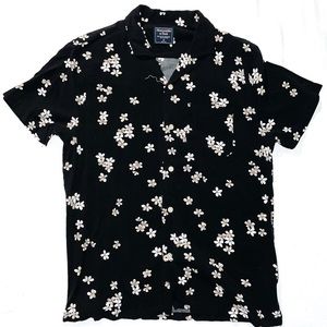 COPY - Abercrombie & Fitch Camp Collar Button-Up Floral Shirt